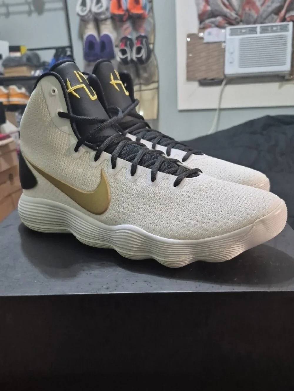 SAMPLE Nike Hyperdunk 